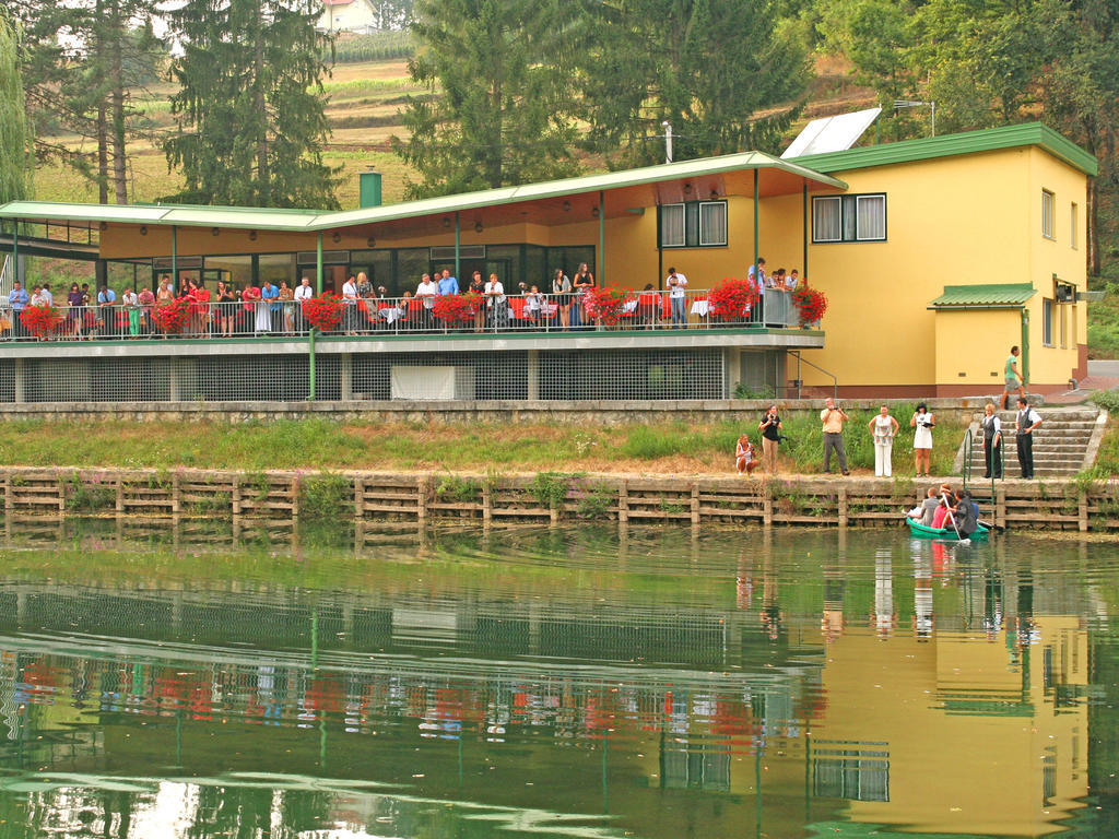 Motel Dobra Duga Resa Bagian luar foto