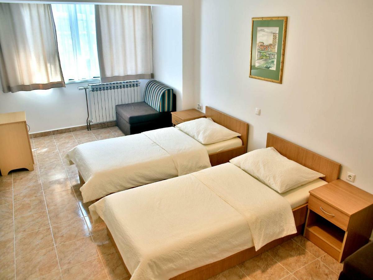 Motel Dobra Duga Resa Bagian luar foto